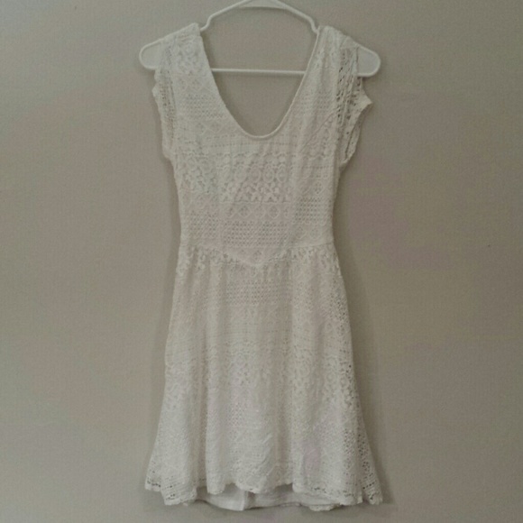 verty Dresses & Skirts - Romantic White Lace Dress